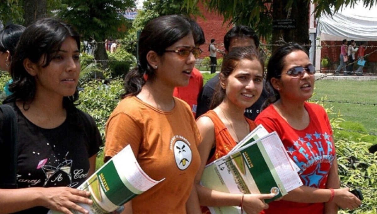 AICTE प्रगति छात्रवृत्ति: हर साल ₹50,000 की मदद से बेटियों के सपनों को पंख